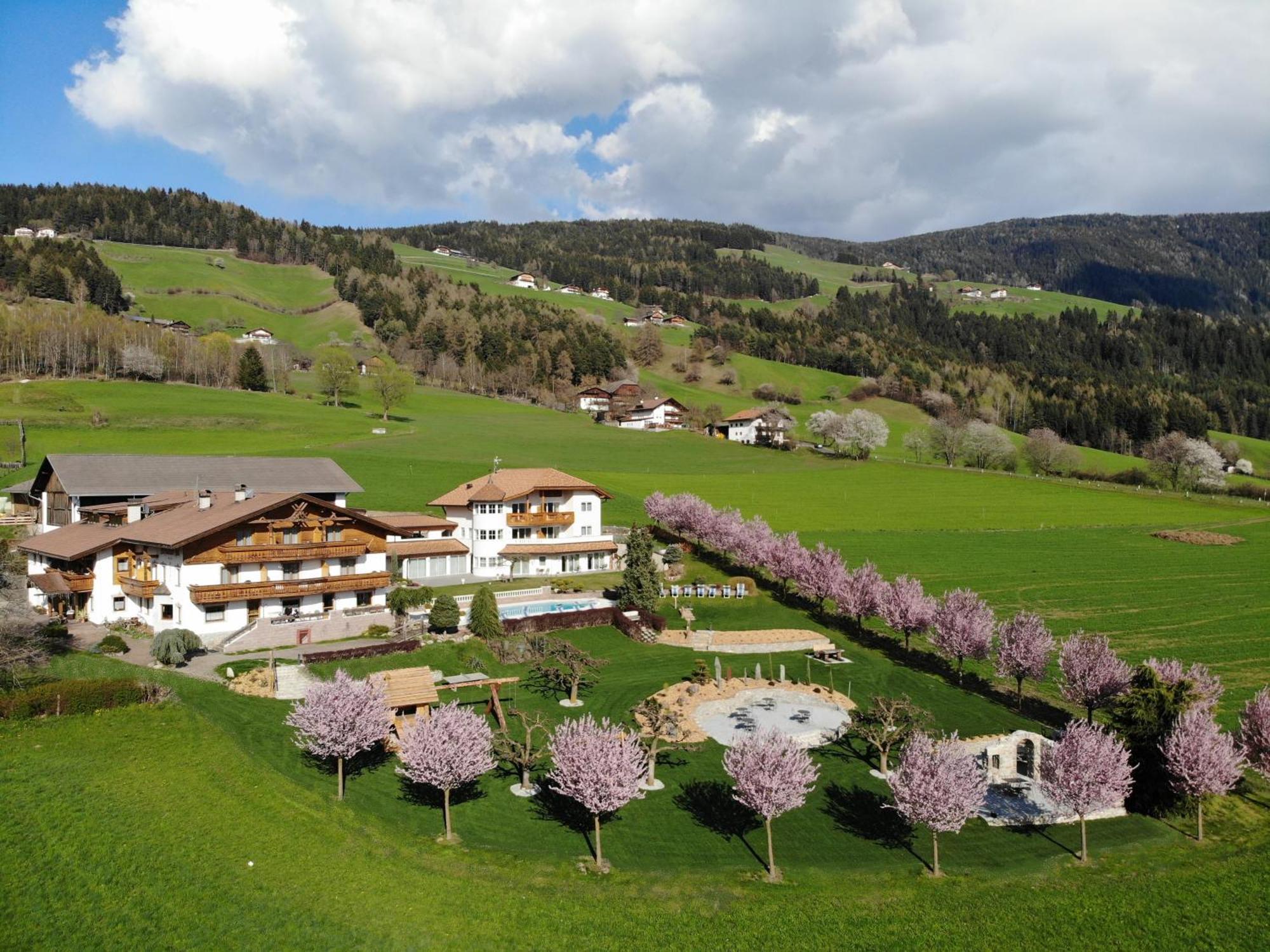 Hotel Nussbaumerhof *** Rodeneck Zewnętrze zdjęcie