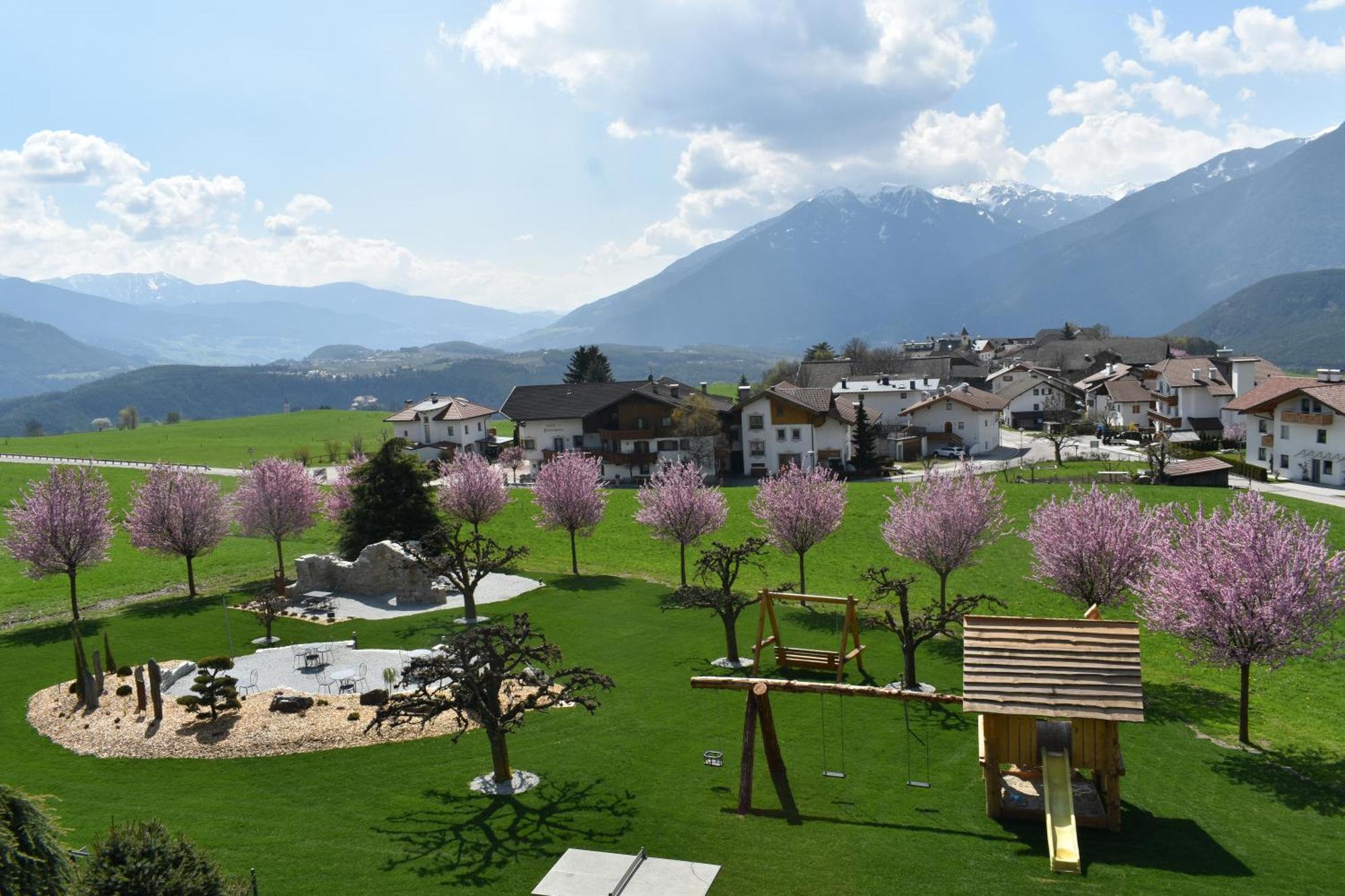 Hotel Nussbaumerhof *** Rodeneck Zewnętrze zdjęcie